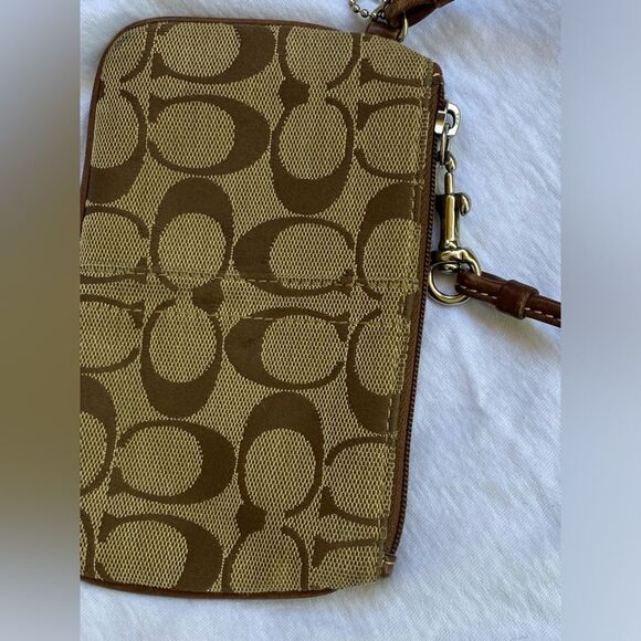 Coach Wristlet - Picture 4 of 7
